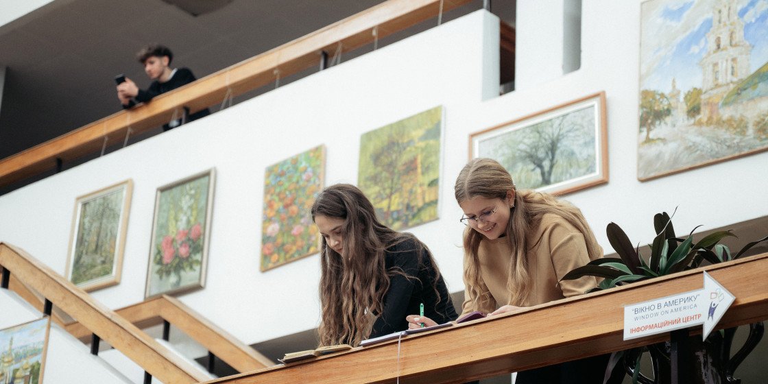 Між раундами учасники мають 15 хвилин на підготовку.