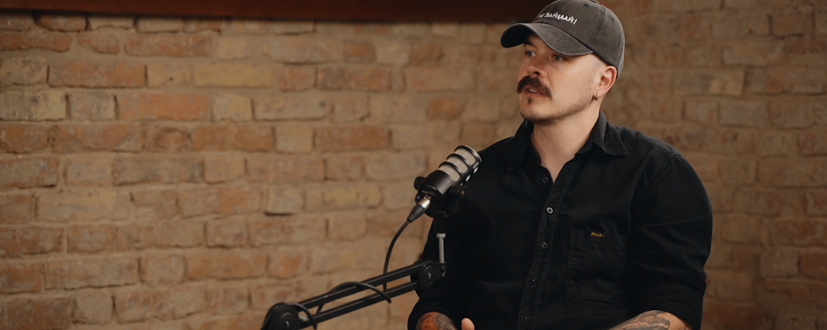 «Якщо ми не напишемо про цю війну, за нас це зроблять інші». Розмова з Павлом Дерев’янком