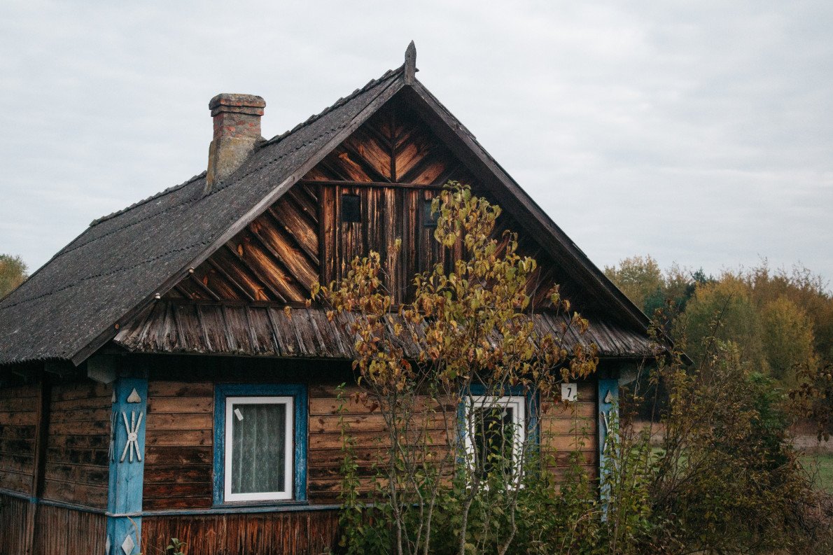 Піка на даху будинку у с. Вільшанка (Шацька громада).