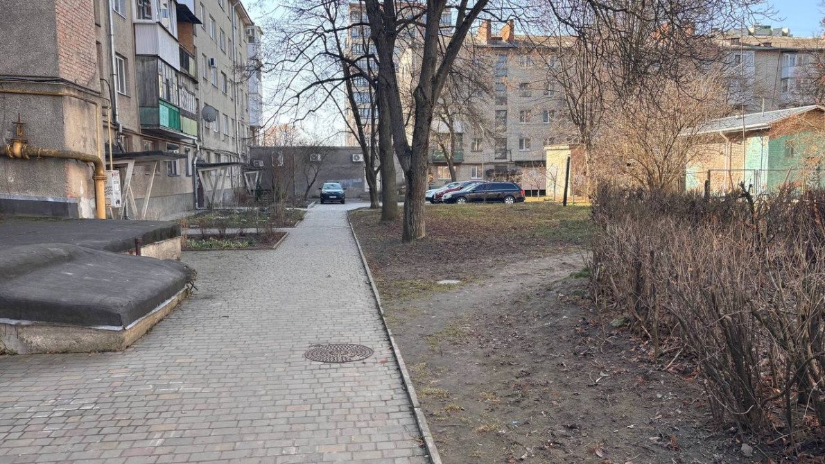 Двір на просп. Волі, 31.