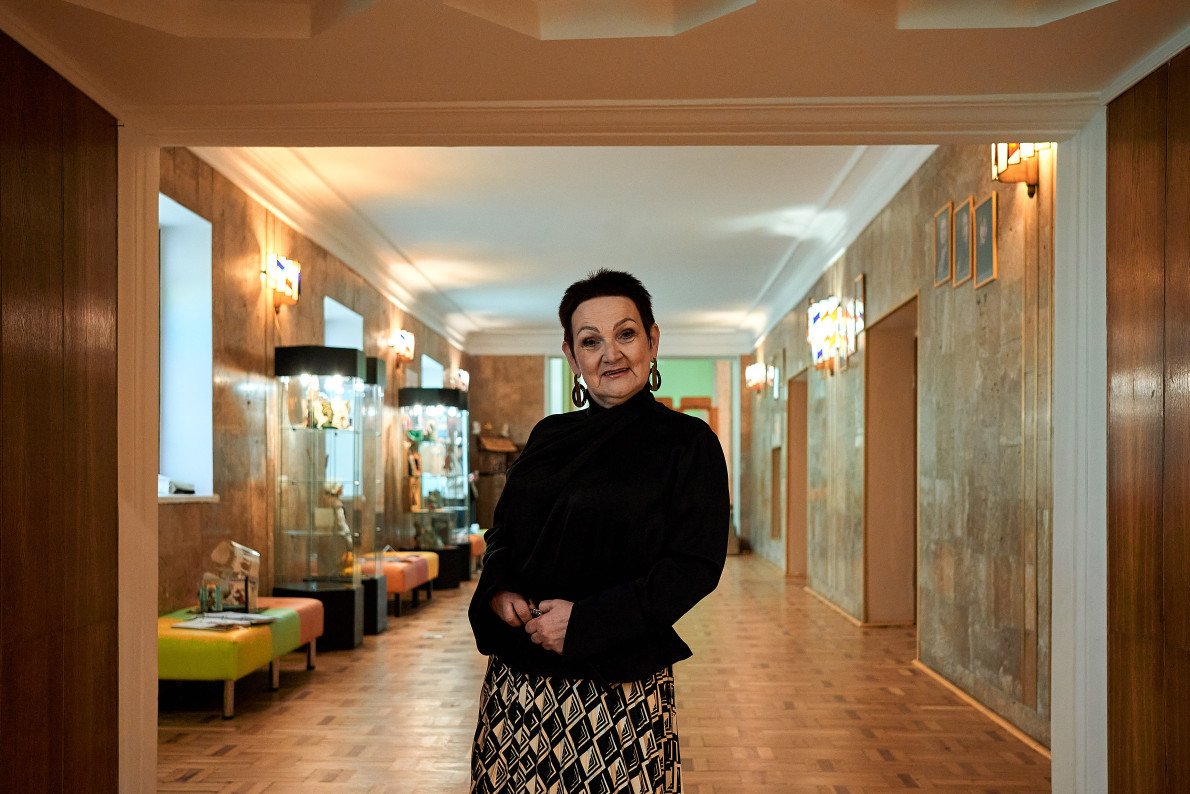 В театрі, як вдома. Акторка Олена Бондарук 45 років служить Мельпомені.