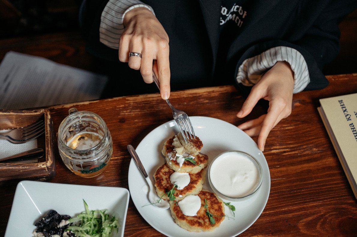 Ті самі деруни з м’ясом у «Кораблику». 