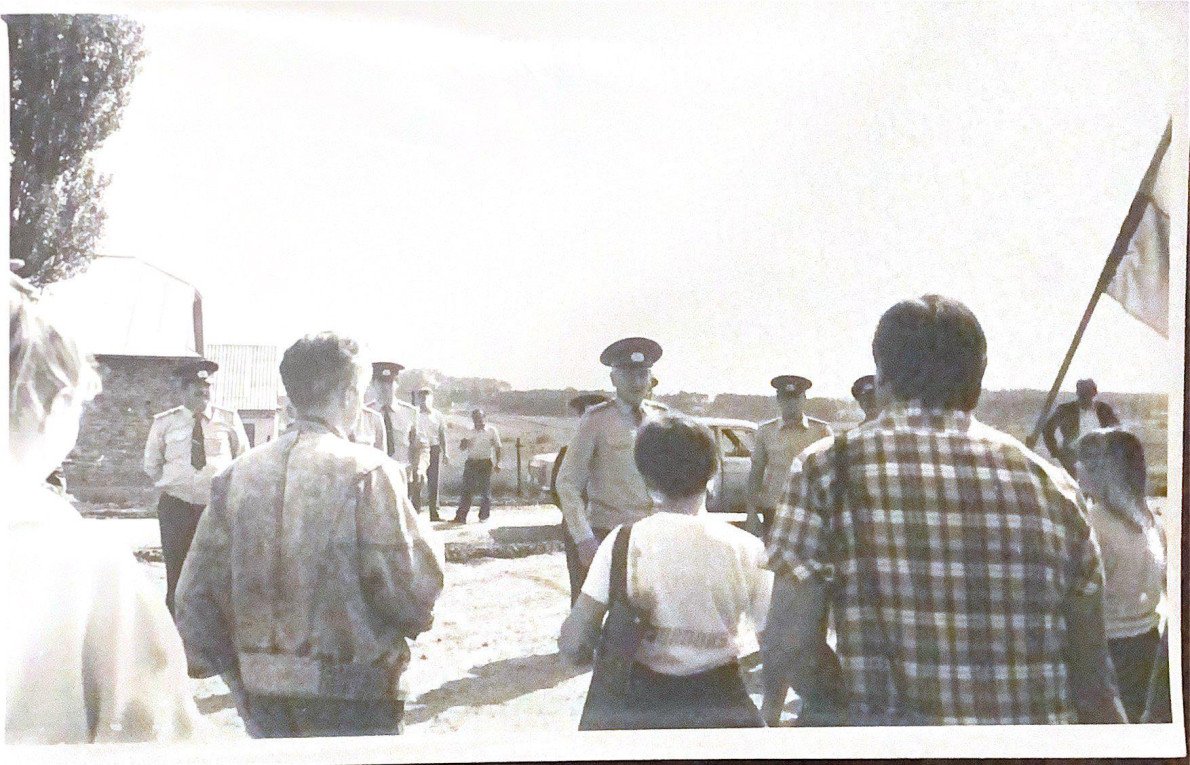 1989 рік. Зоя Навроцька та Микола Кумановський відправилися з компанією друзів у Берестечко. 1989 рік. Зоя Навроцька та Микола Кумановський відправилися з компанією друзів у Берестечко.