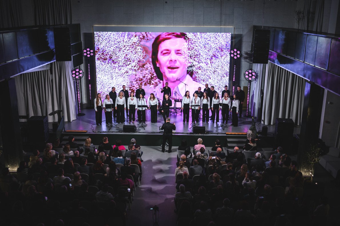 «Так звучить Луцьк. Волинські шлягери» —  ностальгійний музичний проєкт хору «Оранта».
Фото: Вадим Тєсунов.