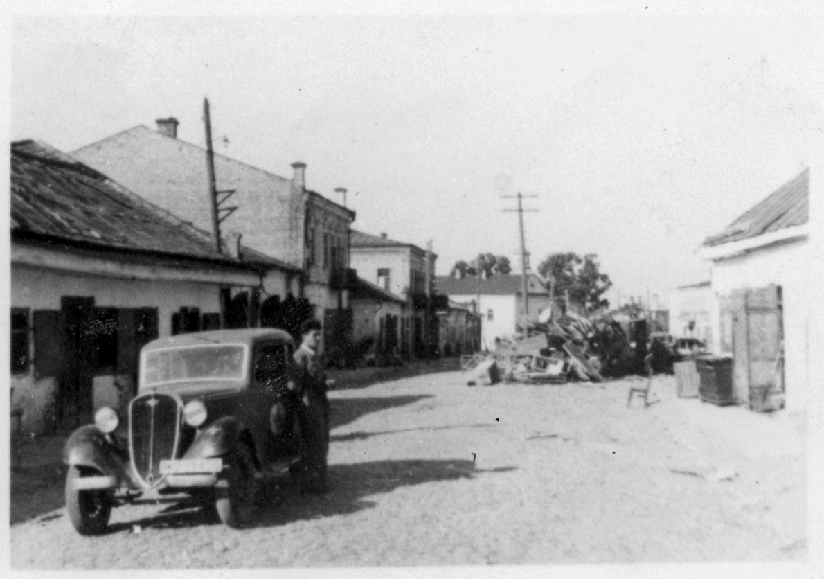 Спустошене гетто в Луцьку після масового вбивства. Джерело: Бундесархів.