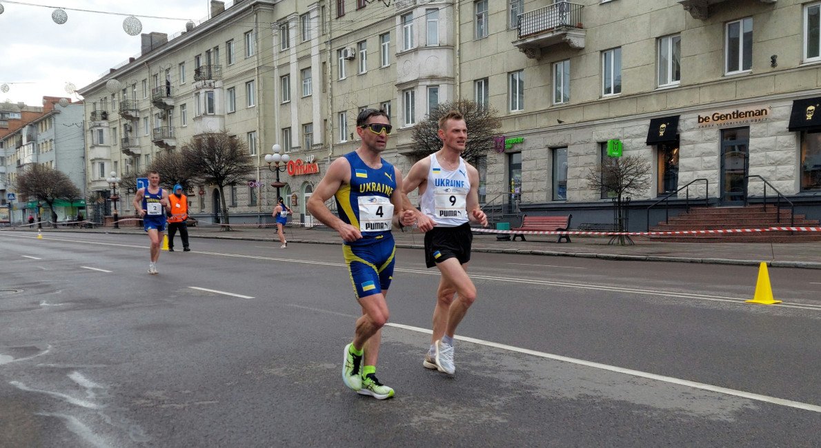 Спортсмени долали відстані на 2, 3, 5, 10 та 20 кілометрів. Фото з фейсбук-сторінки «Легка атлетика Волині».