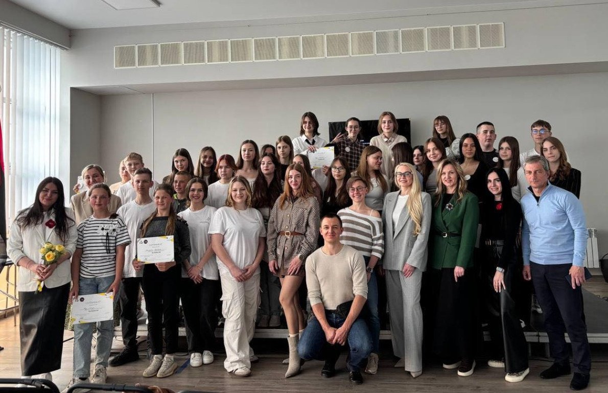 Школярі в день презентації своїх досліджень. Фото: EuroFuture NGO Школярі в день презентації своїх досліджень. Фото: EuroFuture NGO