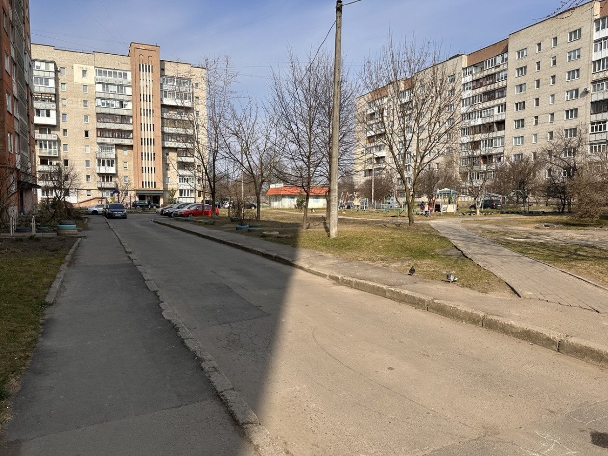 вул. Героїв Добровольців, 1.