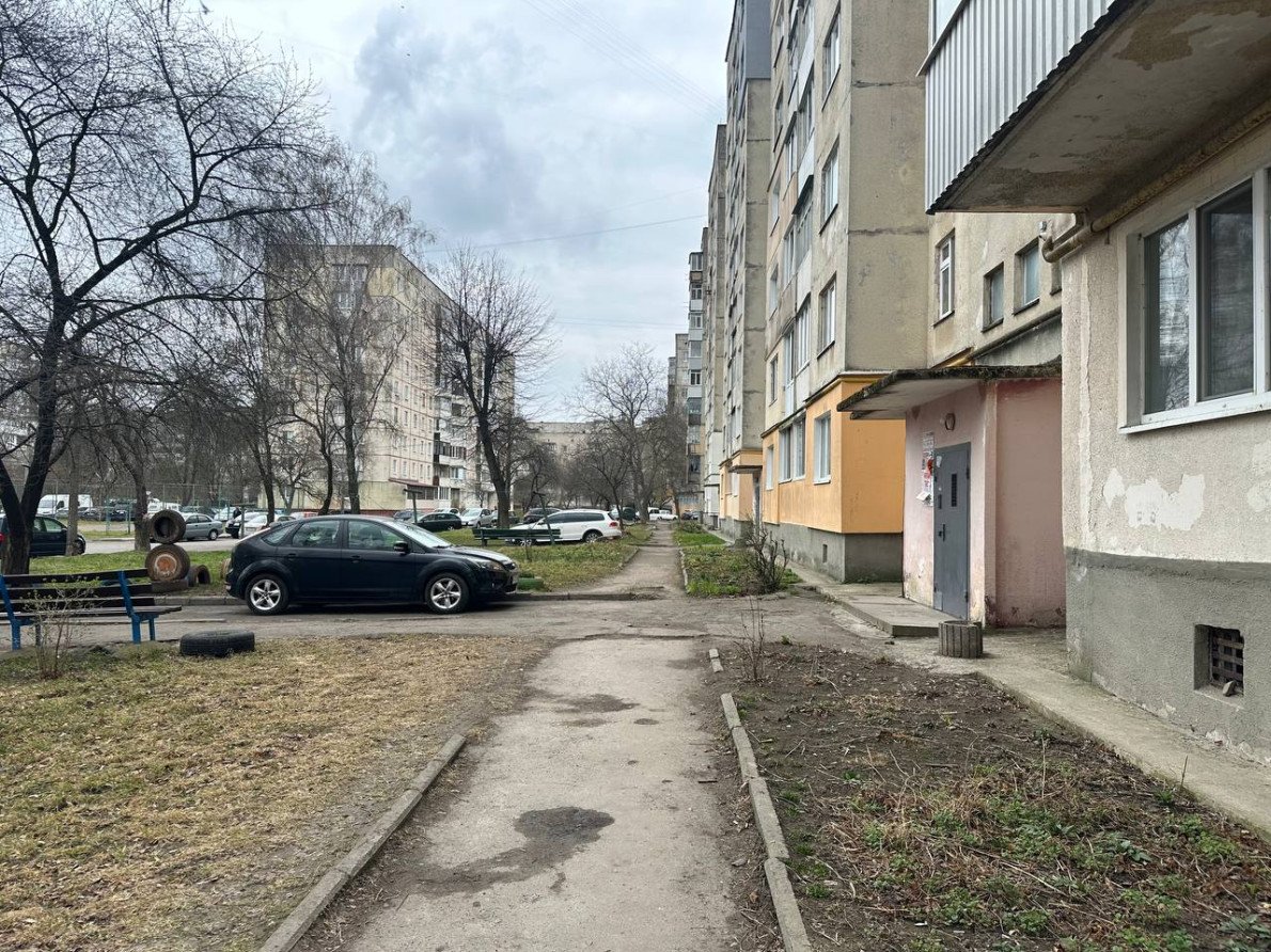 бульв. Івана Газюка, 11.