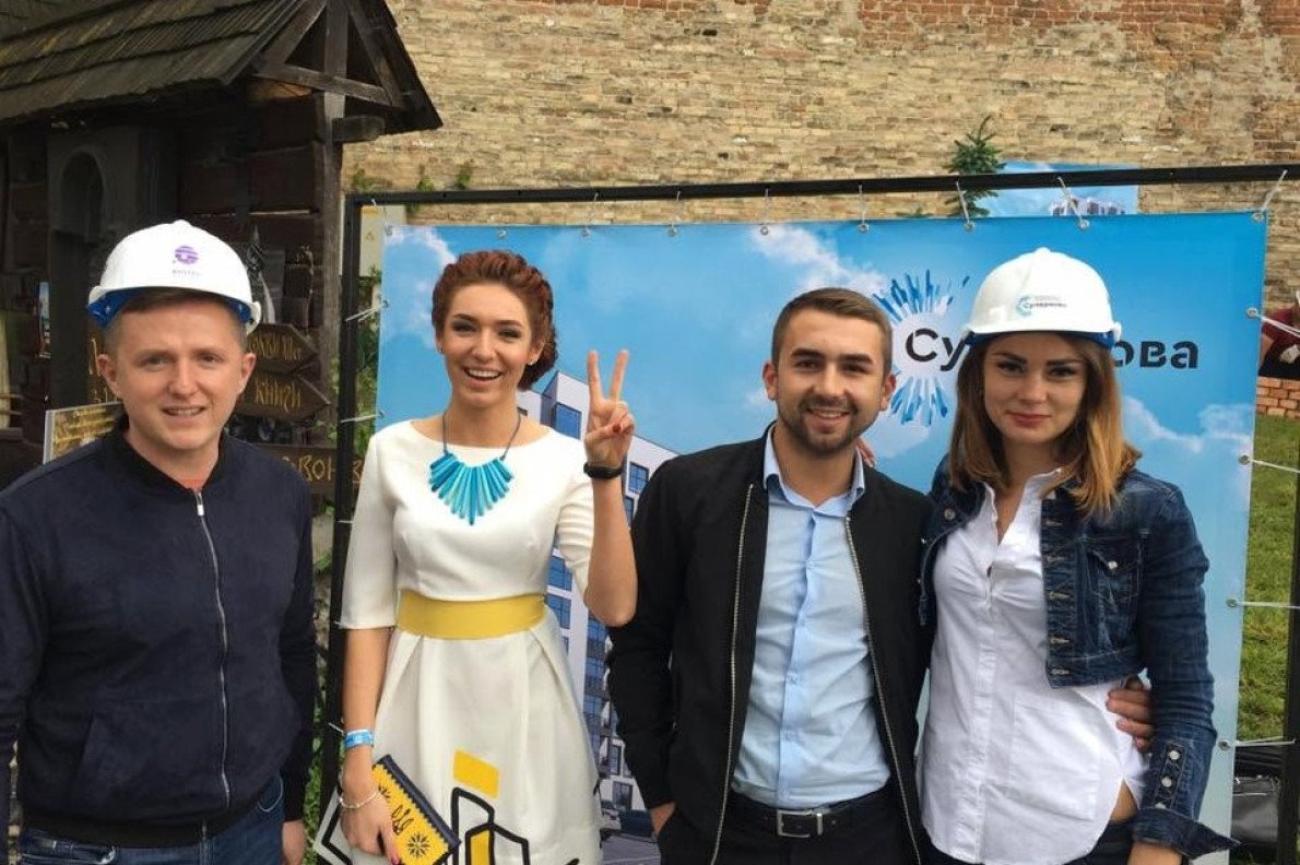 Найбільша медійність розпочалась із будівельним бізнесом. ЖК «Супернова» піарили навіть під час міських фестивалів. 2016 рік.