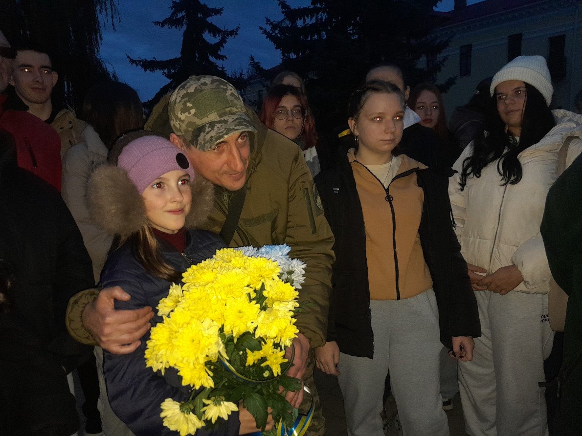 Спільні фото захисника з ковельчанами. Фото: misto.media