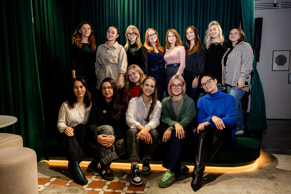 Випускниці та координаторки проєкту «Ідентичності».