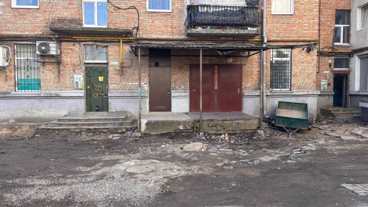 Двір на просп. Волі, 21.