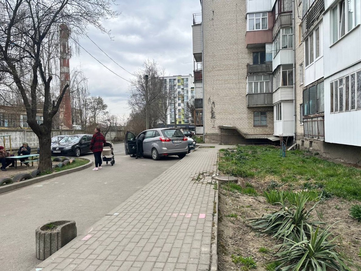 вул. Володимира Івасюка, 1.