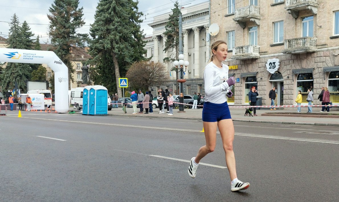 Спортсмени долали відстані на 2, 3, 5, 10 та 20 кілометрів. Фото з фейсбук-сторінки «Легка атлетика Волині».