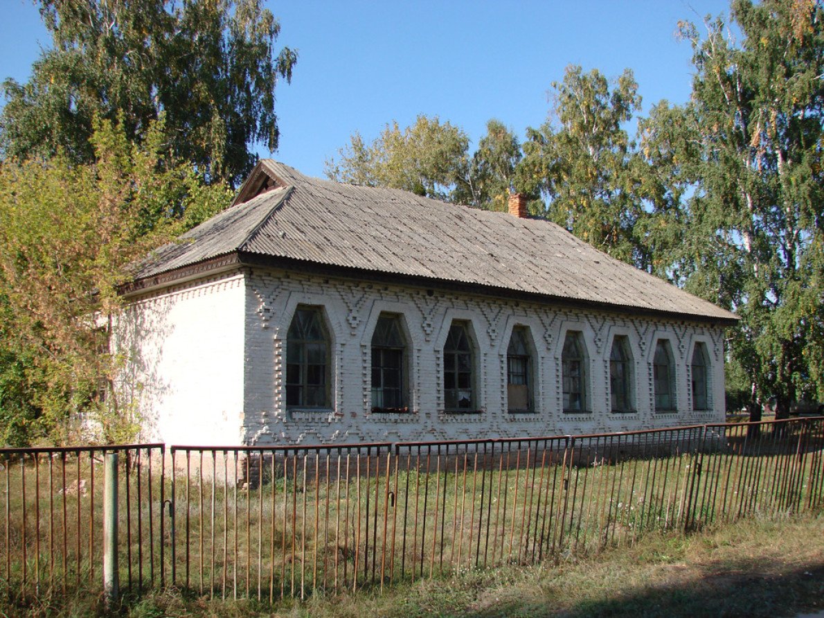 Школа у селі Піски на Полтавщині. Фото: «Україна Інкогніта». Школа у селі Піски на Полтавщині. Фото: «Україна Інкогніта».