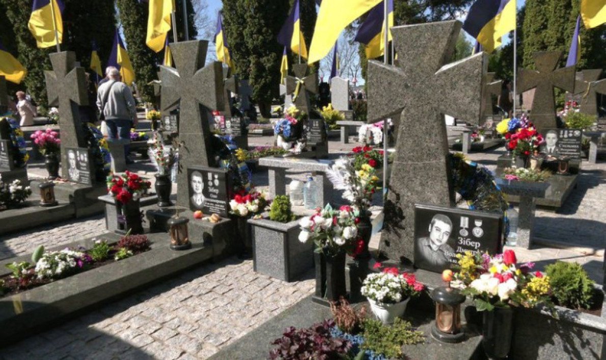 Сектор почесних поховань, Рівне.