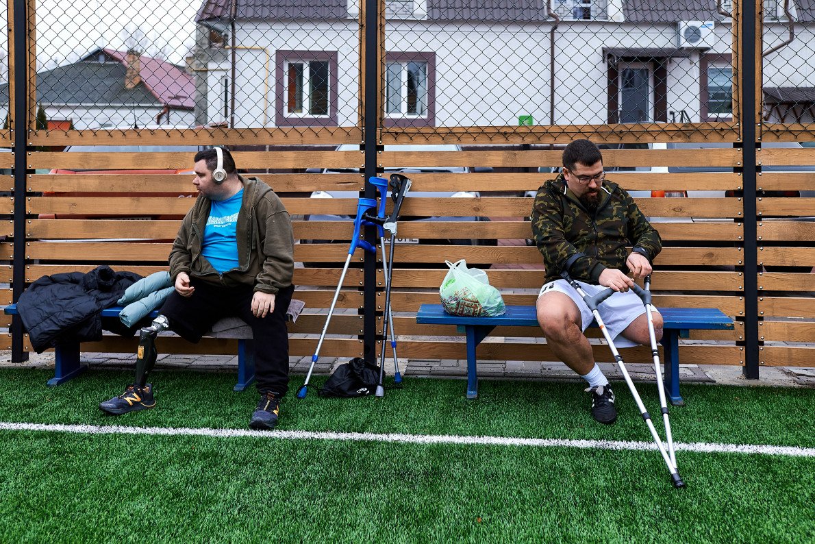 Луцьк, 28 грудня 2025 року. Публічне тренування з ампфутболу для військових із ампутаціями. Нове поле — та сама жага до перемоги. Луцьк, 28 грудня 2025 року. Публічне тренування з ампфутболу для військових із ампутаціями. Нове поле — та сама жага до перемоги.