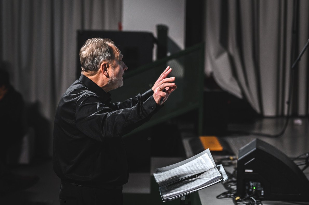 Керівник «Оранти» заслужений діяч мистецтв України Василь Мойсіюк.