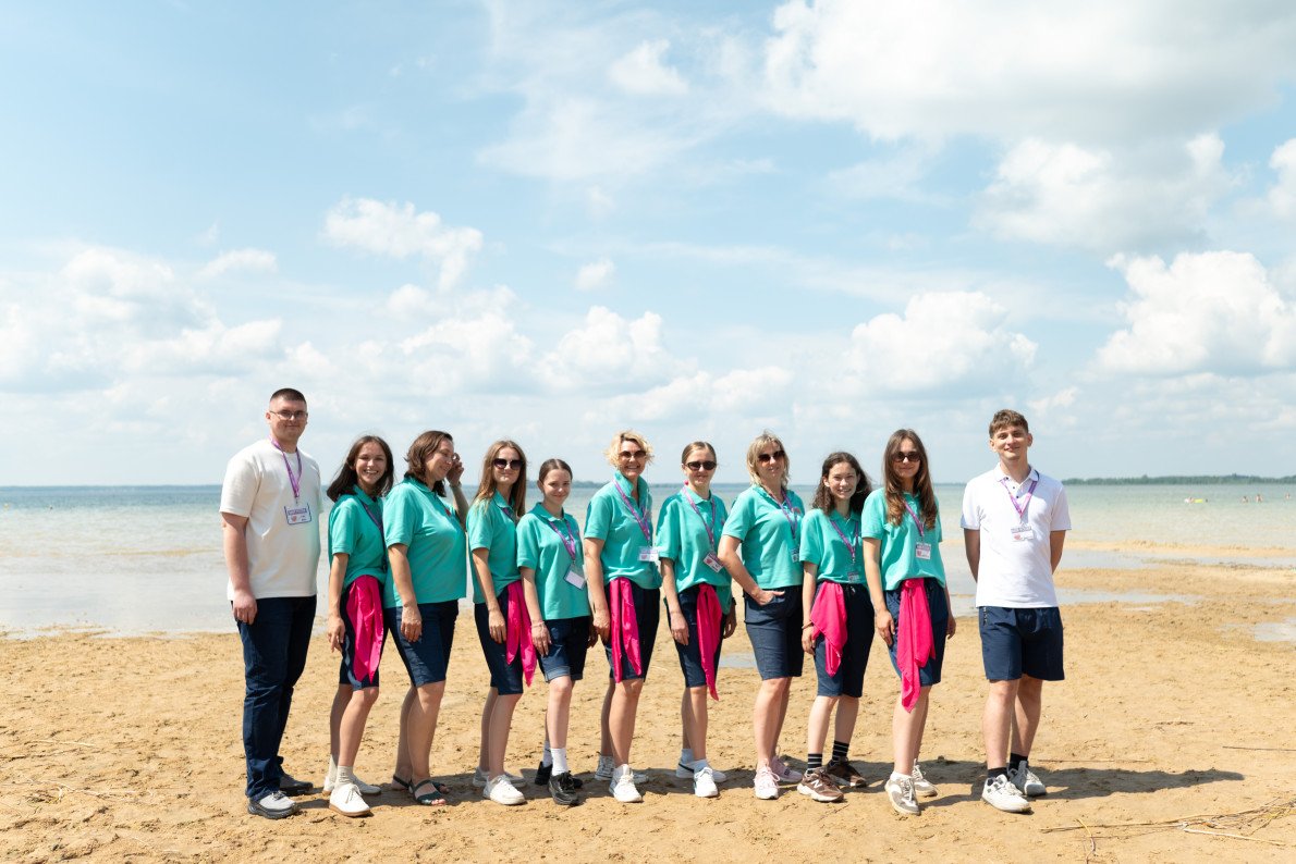 Команда «Успіх Camp». У центрі — Катерина Сагайдачна. Команда «Успіх Camp». У центрі — Катерина Сагайдачна.