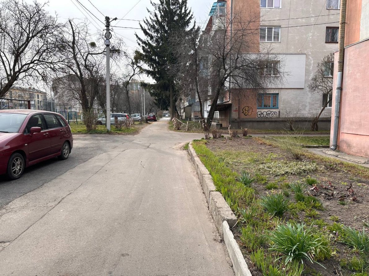 вул. Привокзальна, 4,6.