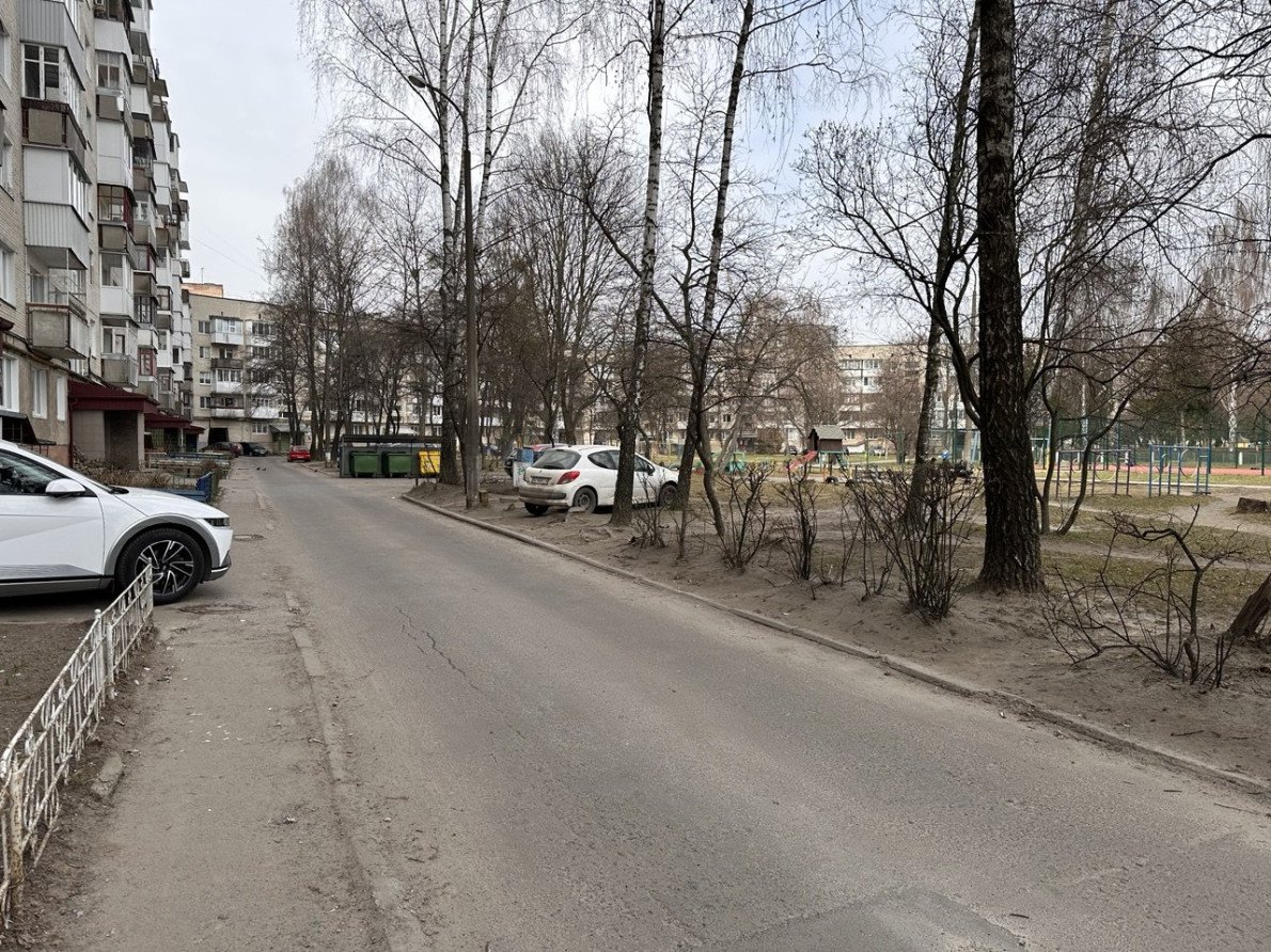 просп. Соборності 25, 25-А, 25-Б.