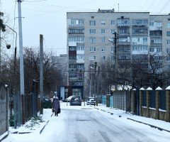 вулиця зима багатоповерхівка
