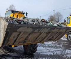 самоскид з відходами