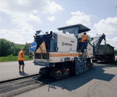 ремонт дороги робітник