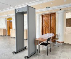 металодетектор арка школа