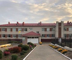 гімназія фасад будівля