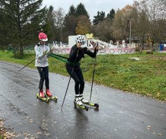 діти на лжоролерах