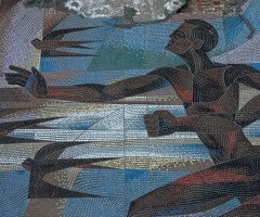 Мохаїка: атлети в рухі, біжать, попереду ластівки