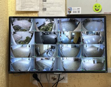 Фото misto.media. Зона відпочинку та камери спостереження у НВК № 26.