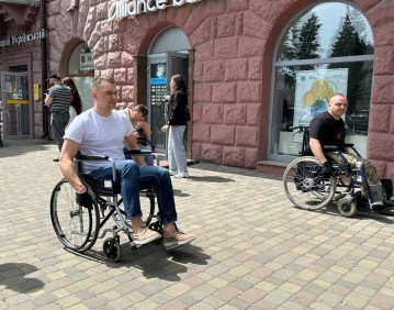 Хода безбар’єрності у Луцьку. Фото Анни Кравчук