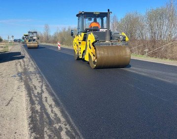 Ремонт доріг. Фото Служби відновлення та розвитку інфраструктури області