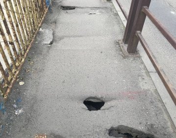 Міст потребує ремонту. Фото: Юлія Малєєва.