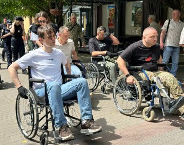 Хода безбар’єрності у Луцьку. Фото Анни Кравчук