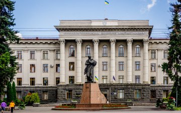 головний корпус ВНУ ім. Лесі Українки