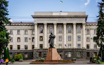 Головний корпус ВНУ ім. Лесі Українки у Луцьку