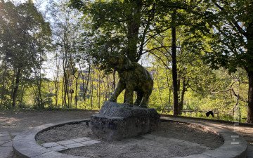 Скульпура «Слоник»
