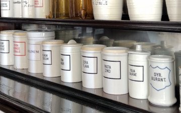 керамічний посуд для ліків