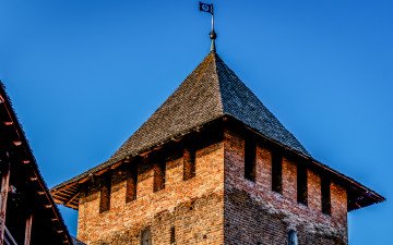 вежа замку в Луцьку