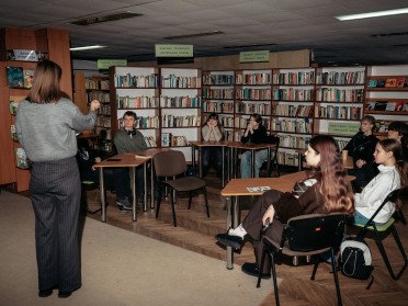 Дебати у бібліотеці