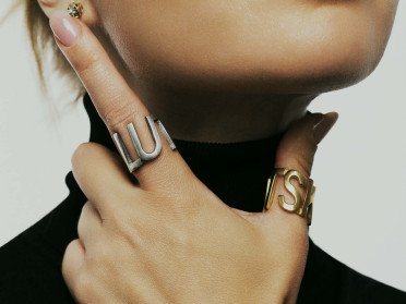 каблучка рука прикраса