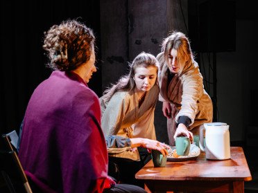 актори на сцені