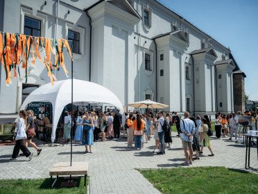 люди на фестивалі
