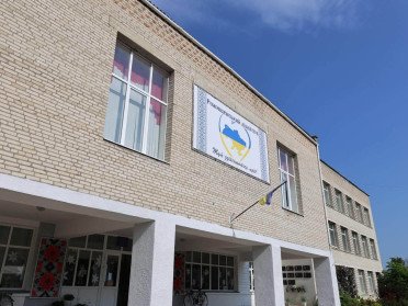 фасад Рожищенського ліцею