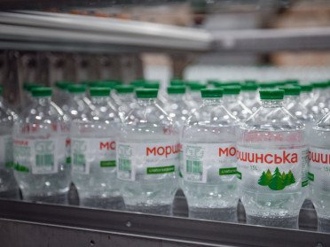 пляшки з водою