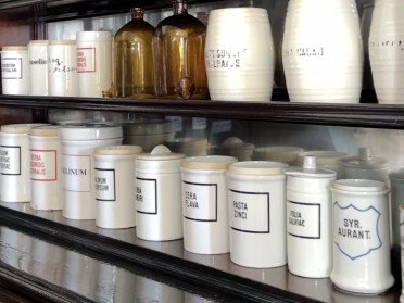 керамічний посуд для ліків